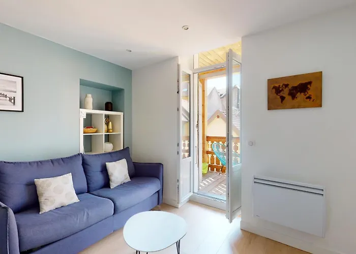 Le Royale W Balcony Apartment